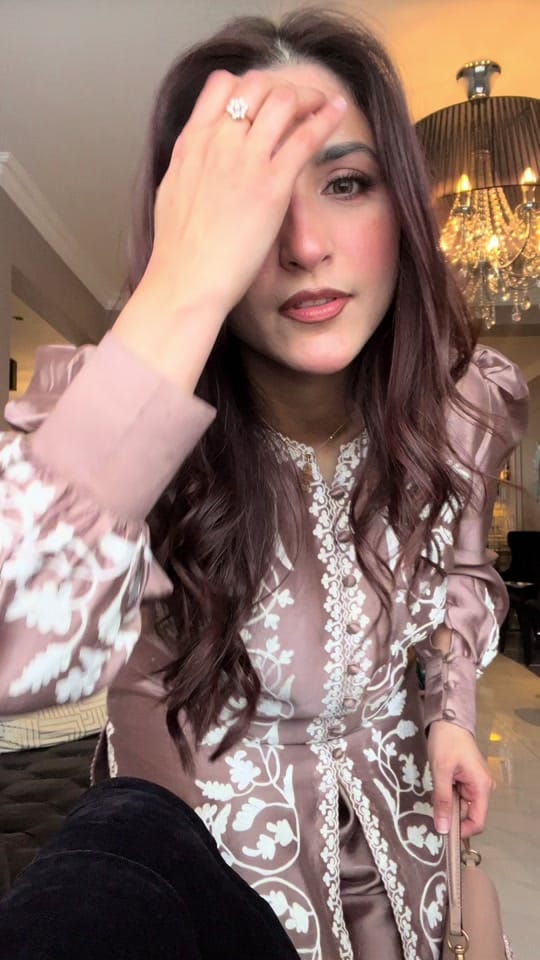 Post 4 by Faryal Khan on TikTok (video)