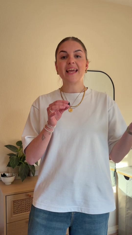 Post 8 by Eleanor Jane on TikTok (video)