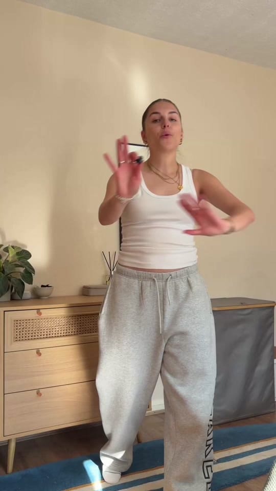 Post 3 by Eleanor Jane on TikTok (video)