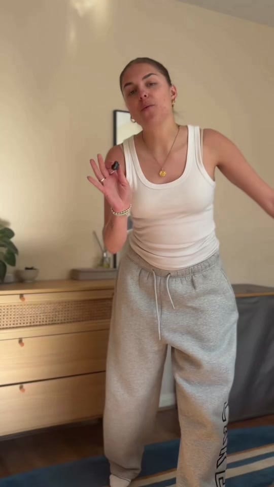 Post 2 by Eleanor Jane on TikTok (video)