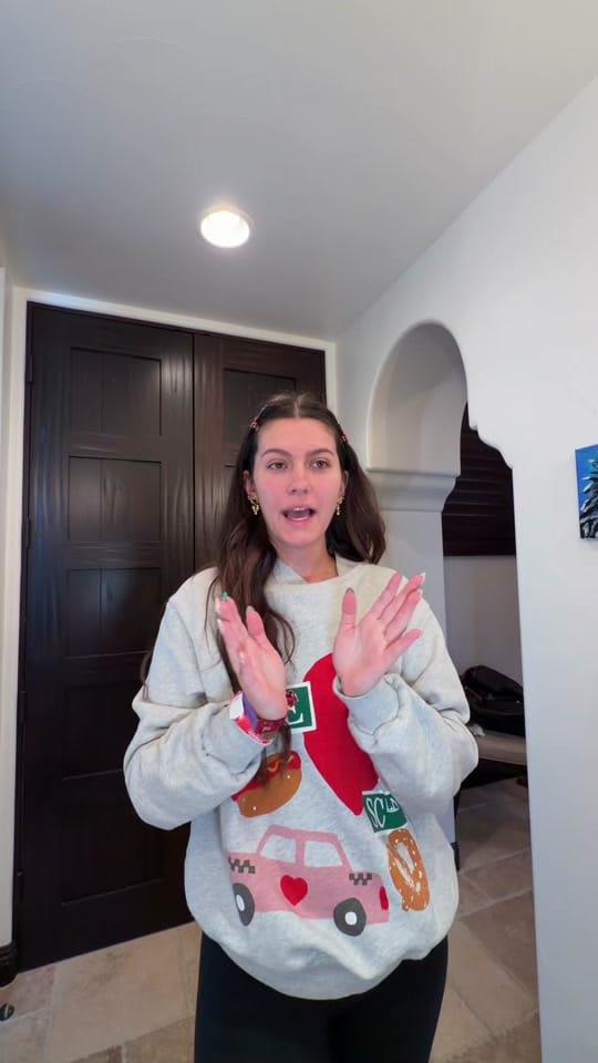 Post 4 by Chloe Julian on TikTok (video)