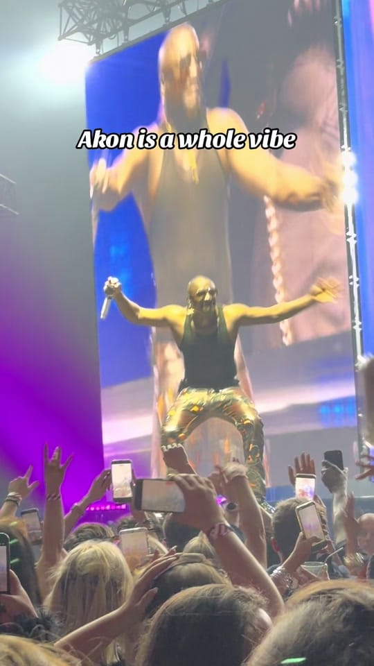 Post 1 by User002609 on TikTok (video)
