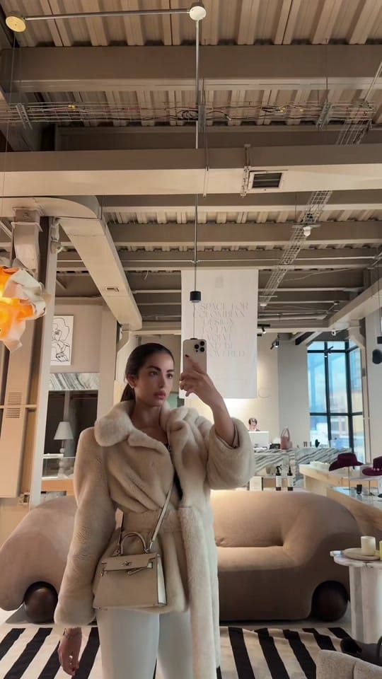 Post 8 by Camila on TikTok (video)