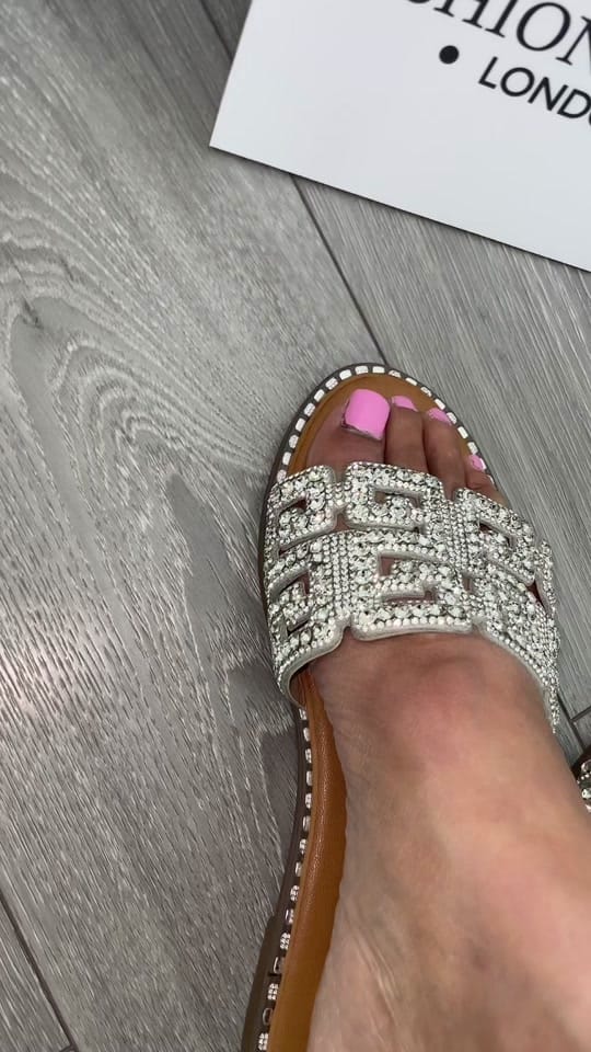 Post 9 by FashionWorldLondon on TikTok (video)