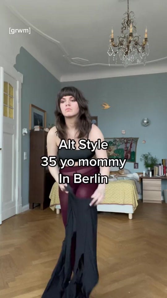 Post 6 by thevelvetdust on TikTok (video)