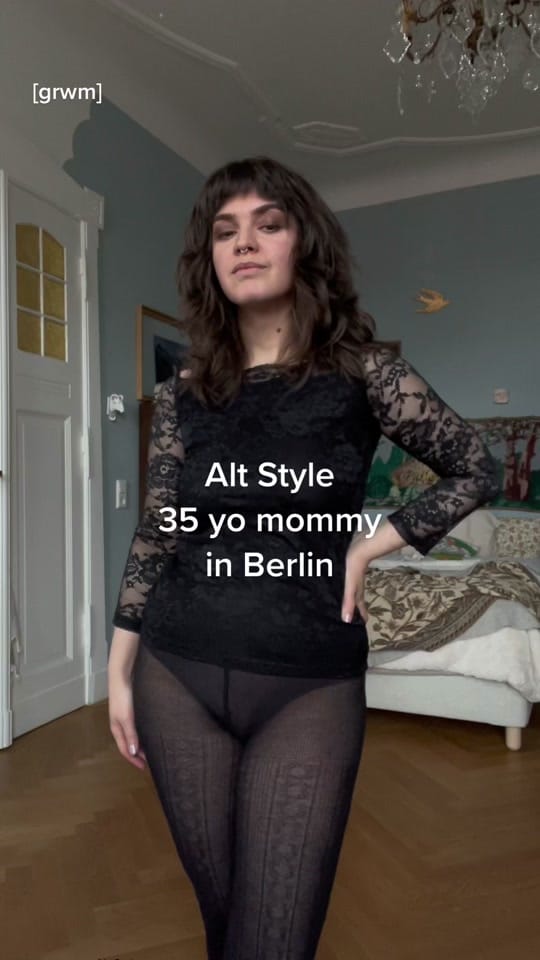 Post 1 by thevelvetdust on TikTok (video)