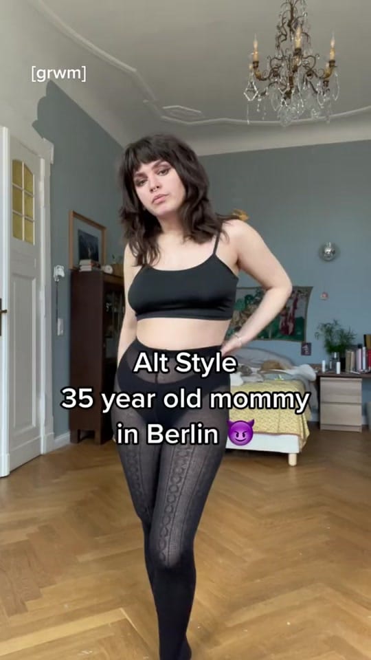 Post 7 by thevelvetdust on TikTok (video)