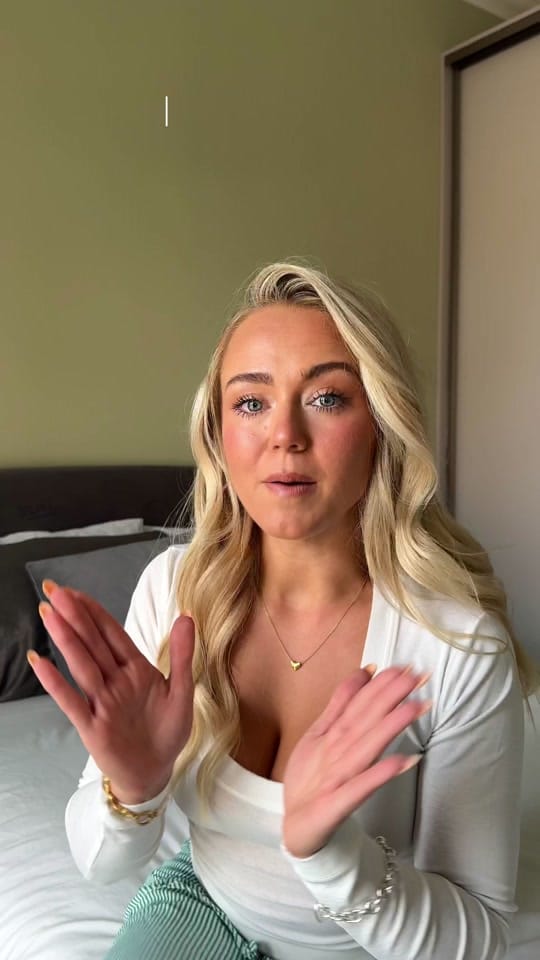Post 8 by Lauren Mallett on TikTok (video)