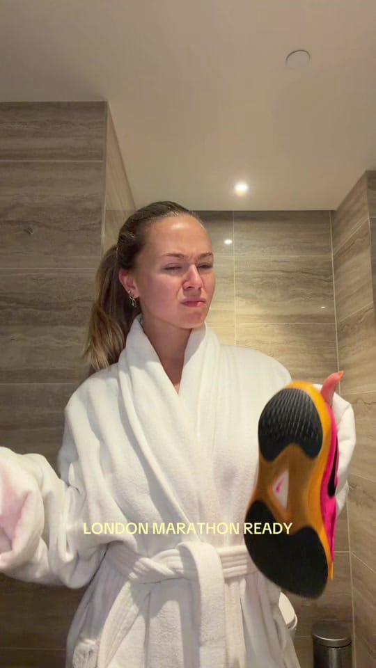 Post 2 by Lauren Mallett on TikTok (video)