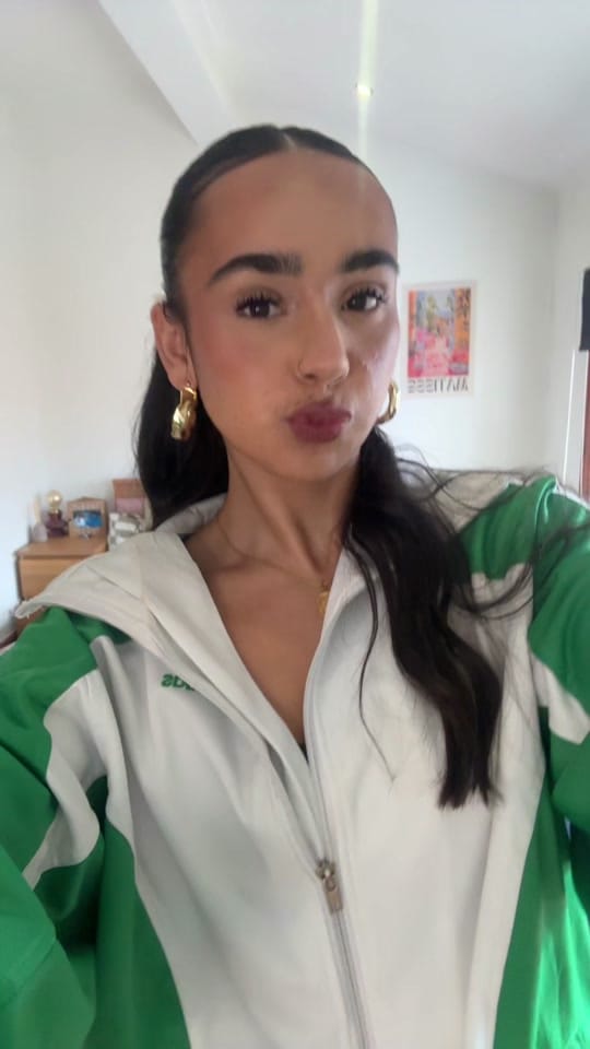 Post 6 by mia on TikTok (video)