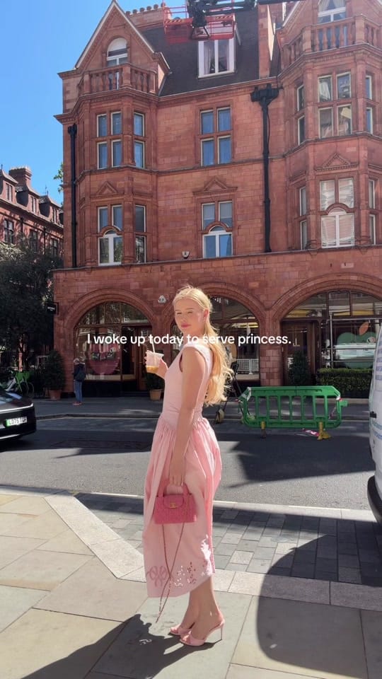 Post 4 by Anna Syren on TikTok (video)