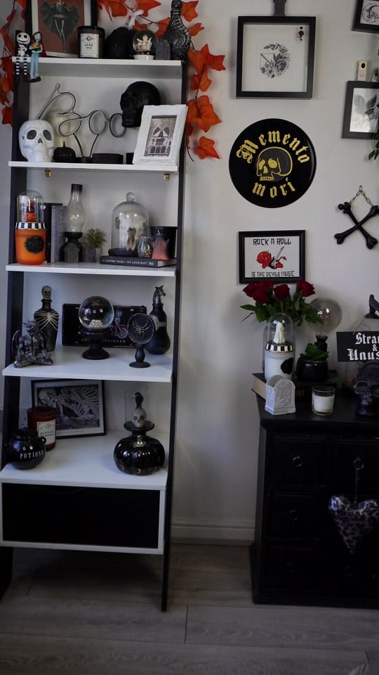 Post 3 by Amy-Louise 💀 on TikTok (video)