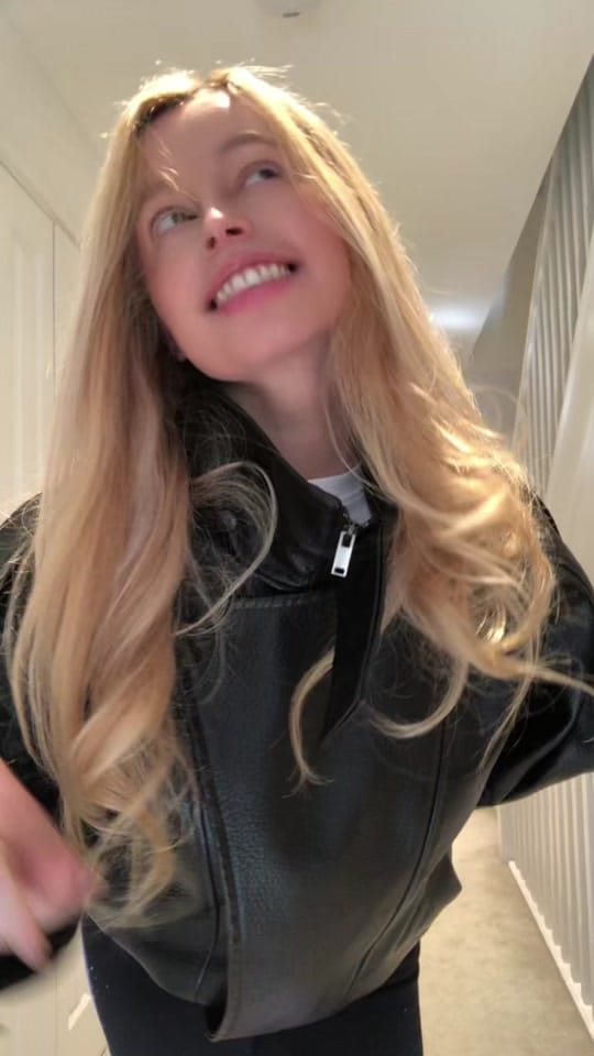 Post 10 by NADIA on TikTok (video)