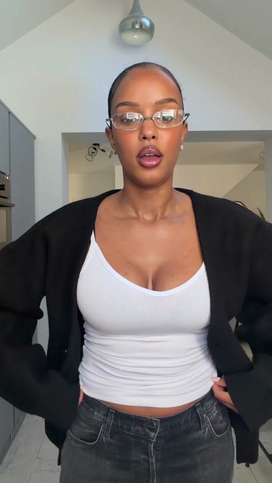 Post 5 by Bella Sabo on TikTok (video)