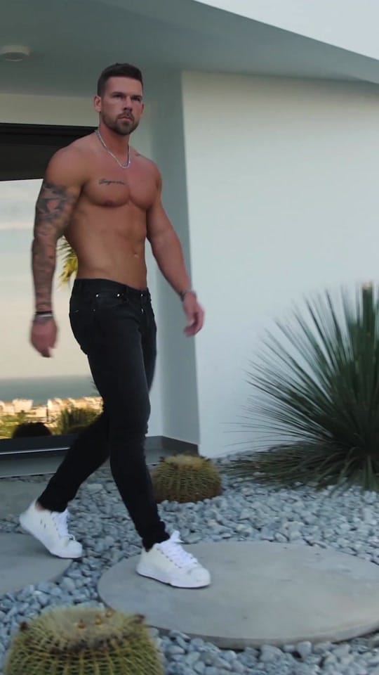 Post 5 by Legend London on TikTok (video)