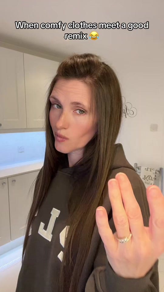 Post 3 by Laura Crawford on TikTok (video)
