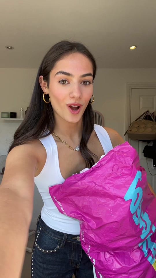 Post 4 by Ella Langdon on TikTok (video)
