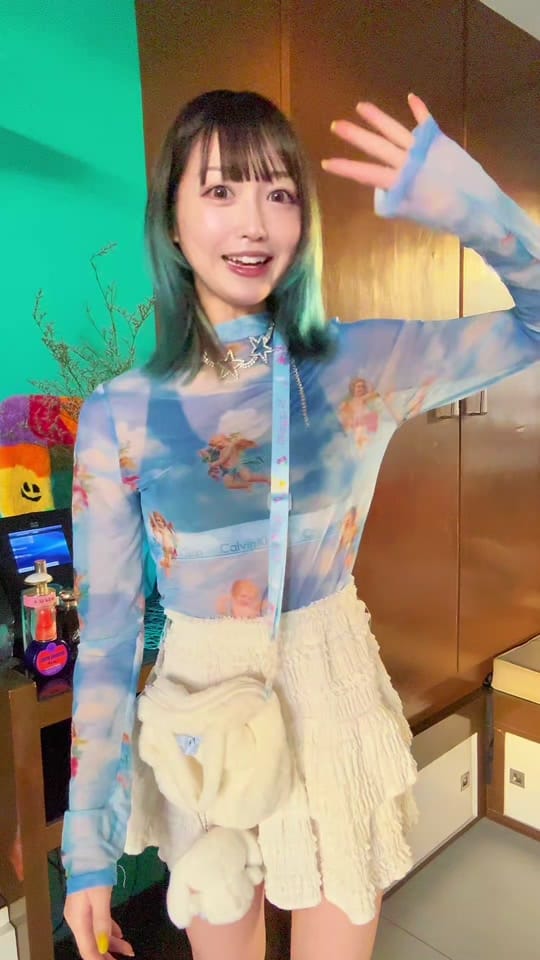 Post 10 by Lolita in London on TikTok (video)