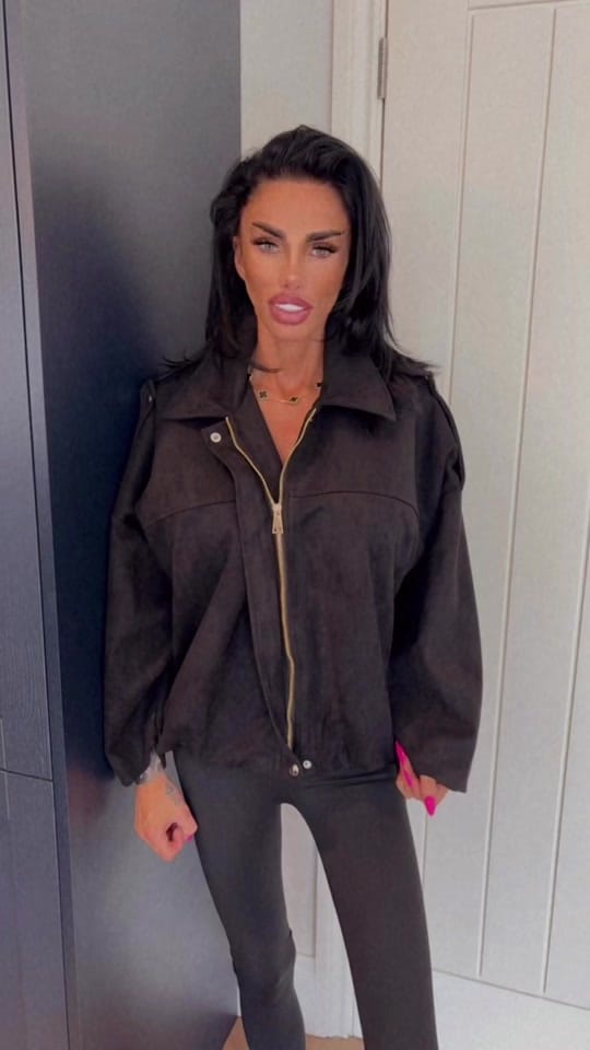 Post 7 by JYY London on TikTok (video)