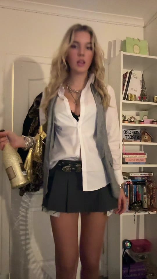 Post 10 by Emma on TikTok (video)