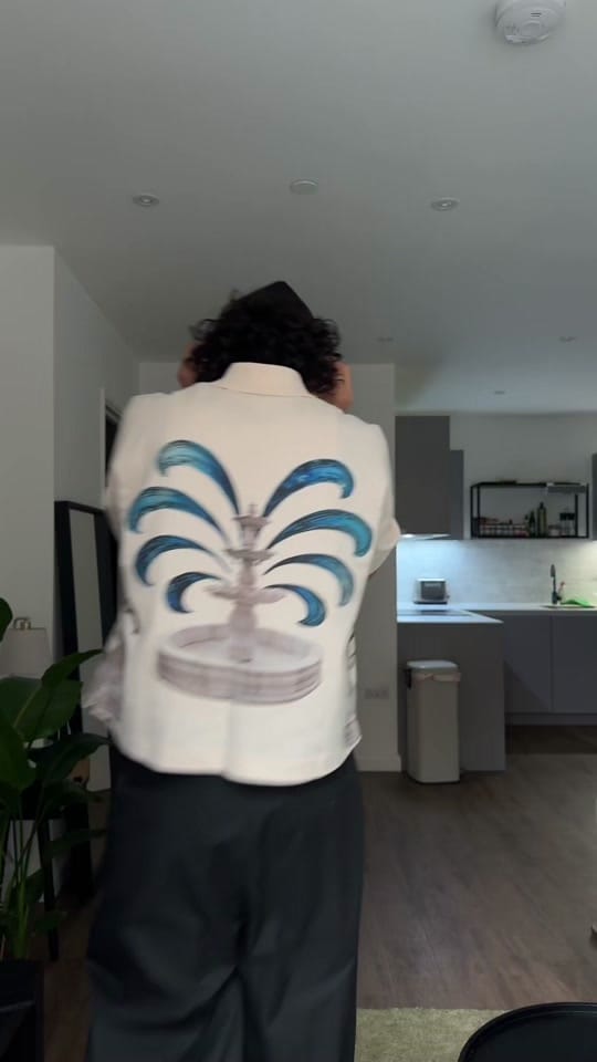 Post 2 by Vrai on TikTok (video)