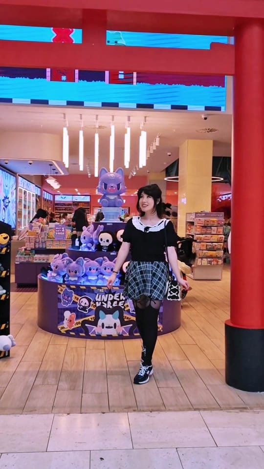 Post 3 by Pixie Late on TikTok (video)