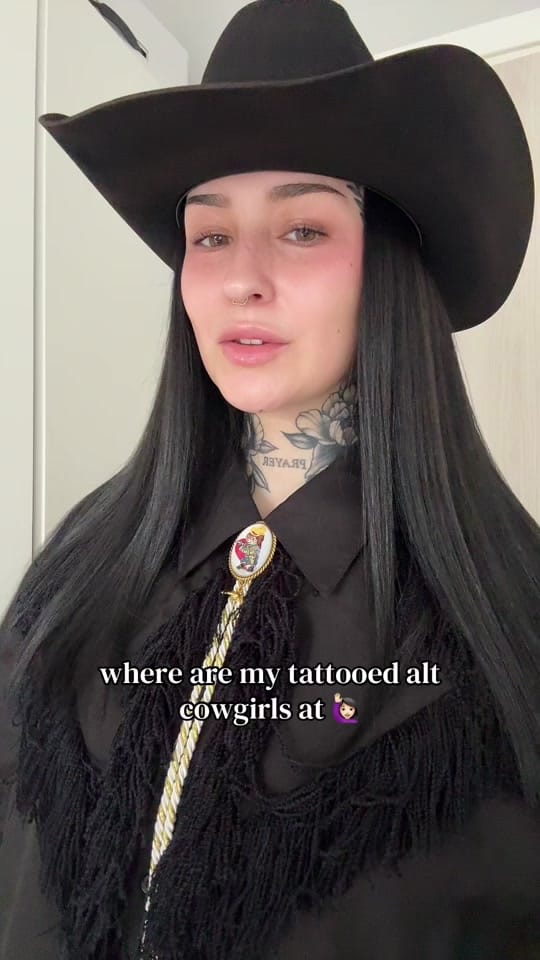 Post 8 by Han on TikTok (video)