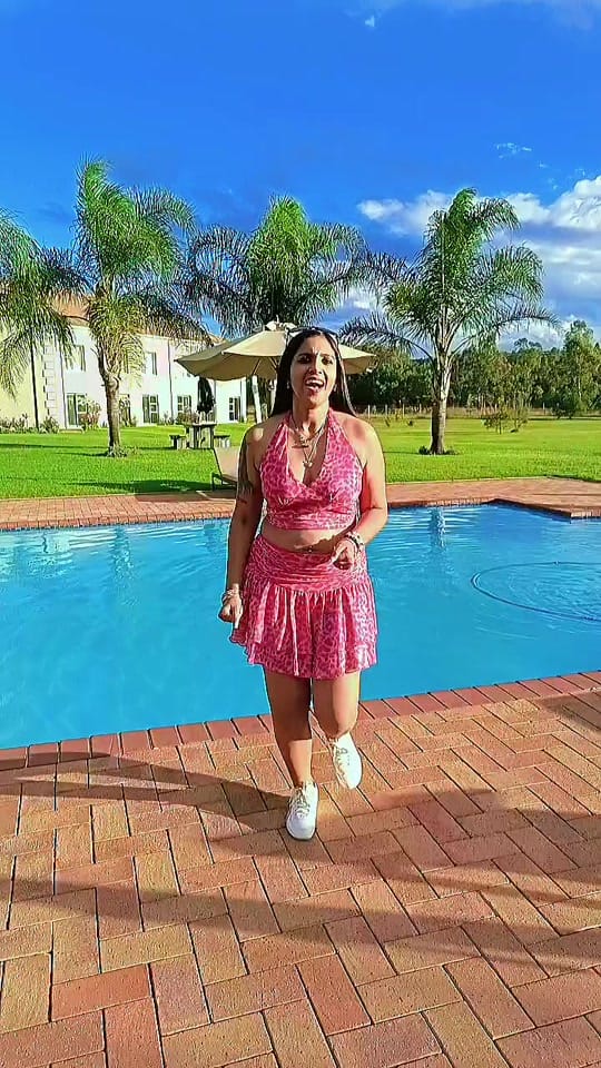Post 3 by Nikita Salik on TikTok (video)