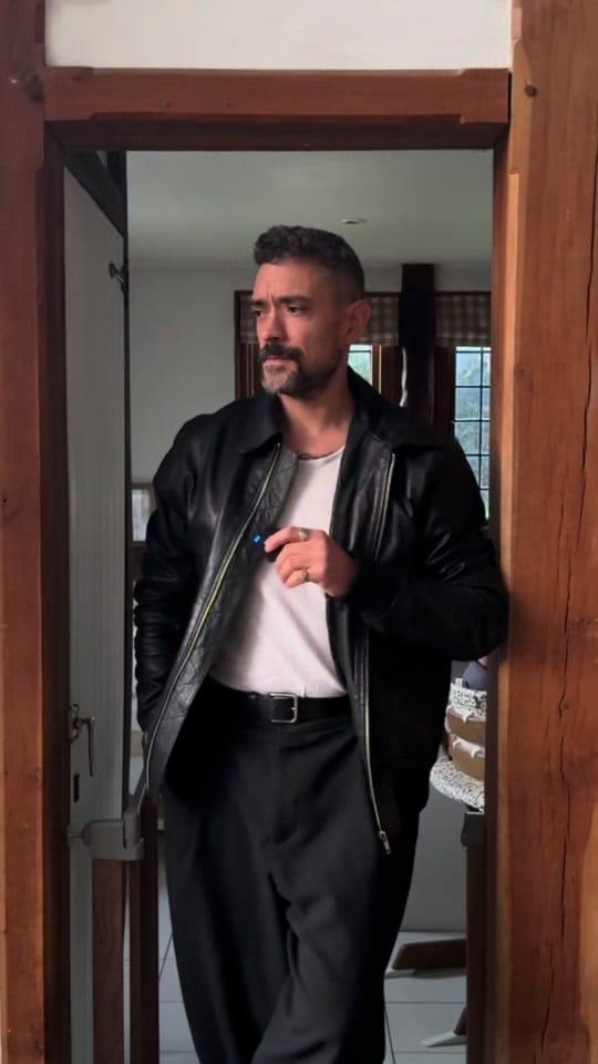 Post 8 by Carl Thompson on TikTok (video)