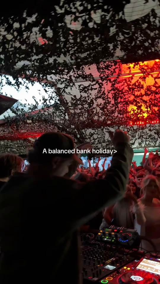 Post 3 by Moll⭐️ on TikTok (video)