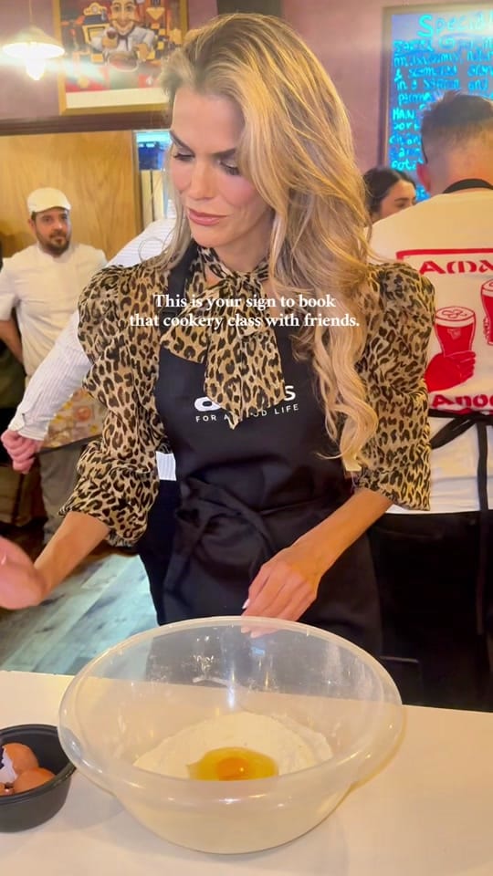 Post 2 by Rosalind Lipsett on TikTok (video)