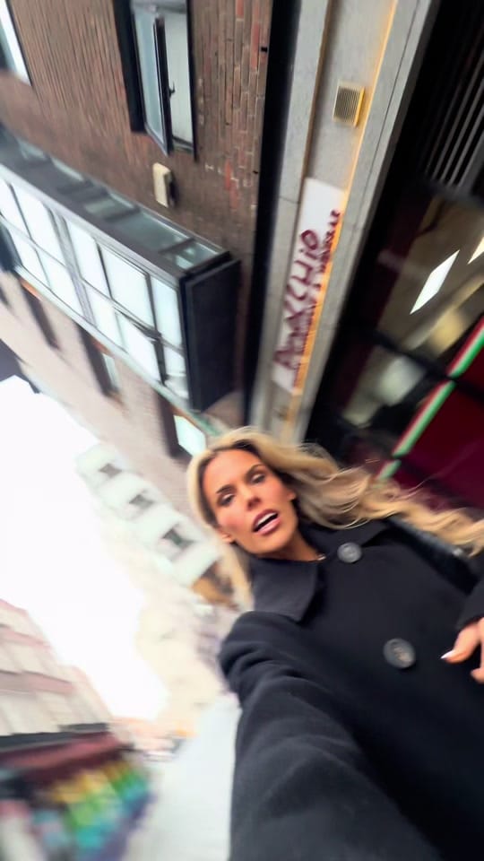 Post 3 by Rosalind Lipsett on TikTok (video)