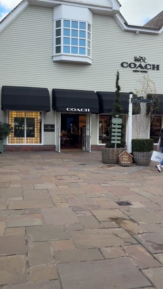 Post 5 by thefashiontreasurehunt on TikTok (video)