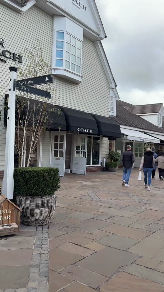 Post 7 by thefashiontreasurehunt on TikTok (video)