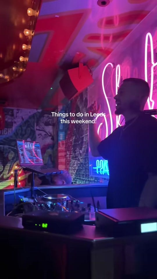 Post 2 by Neighbourhood Restaurants on TikTok (video)