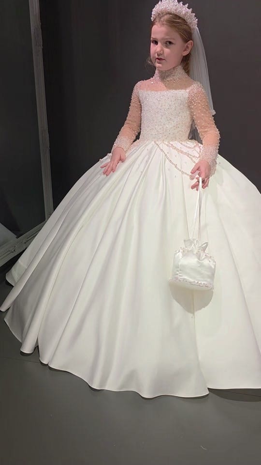 Post 1 by fairygodmother.ie on TikTok (video)