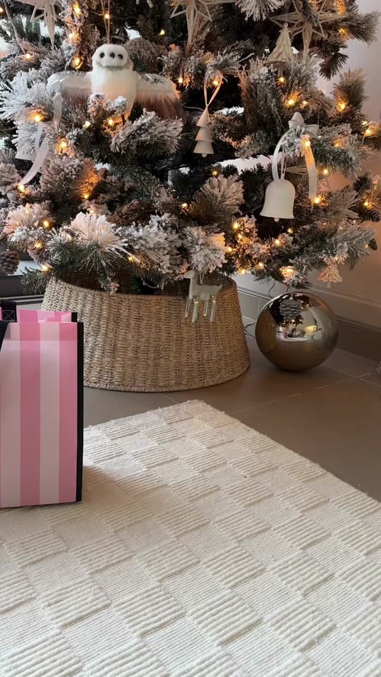 Post 2 by Maria on TikTok (video)