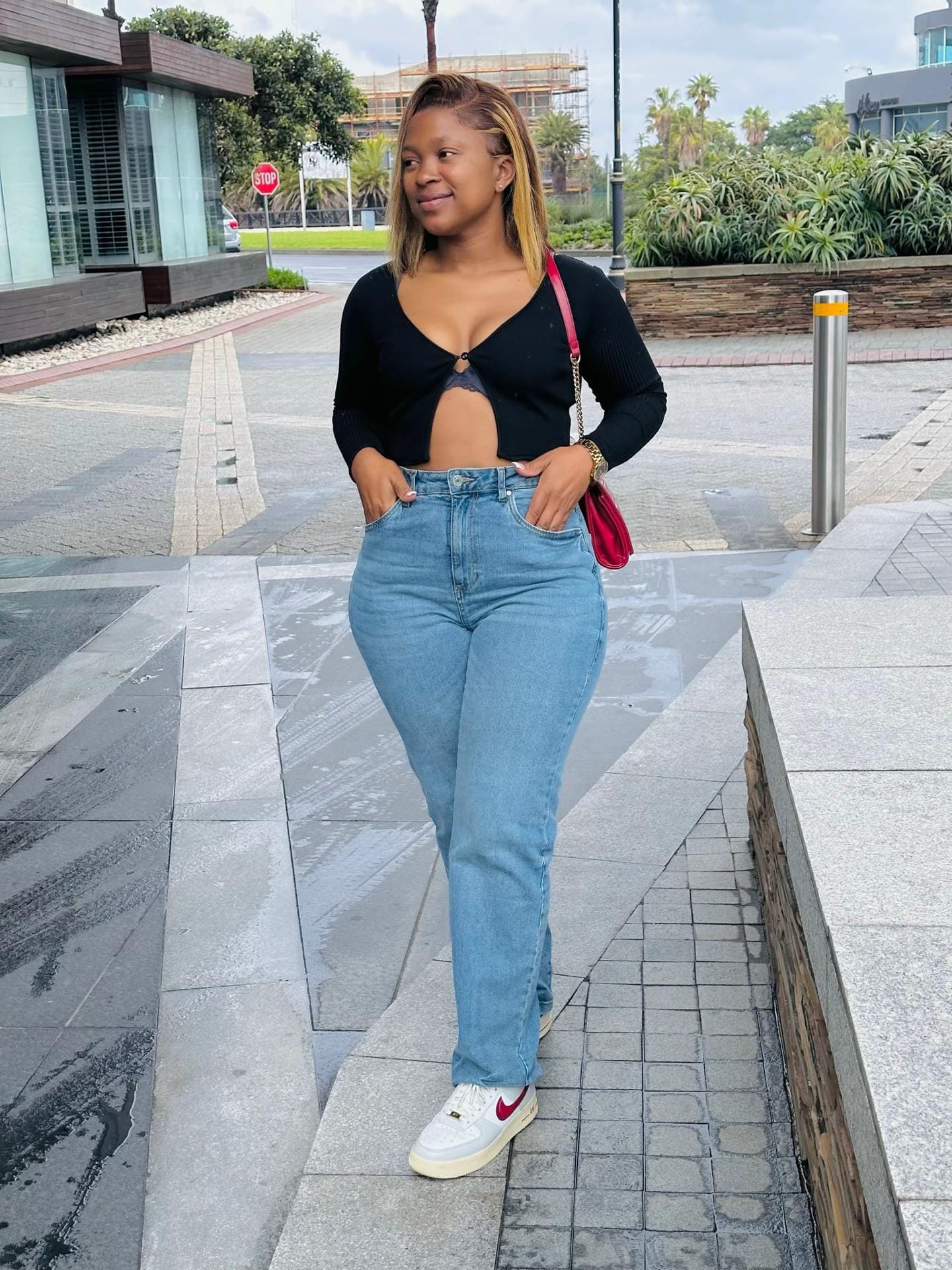 Post 6 by Yols27 on TikTok (video)
