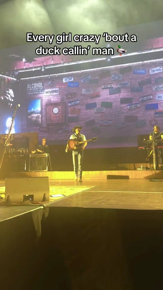 Post 4 by Sheena Lynn on TikTok (video)
