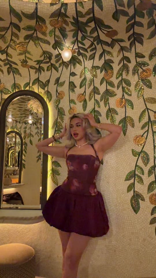 Post 9 by Helena🩷 on TikTok (video)