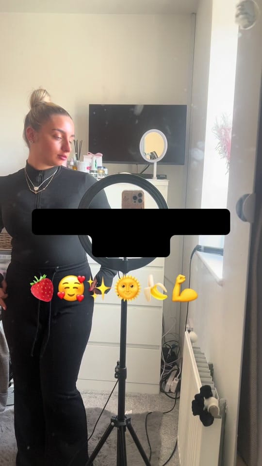 Post 8 by Olivia Carling on TikTok (video)