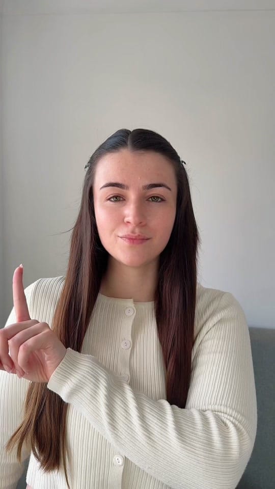 Post 6 by Holly May Arnott on TikTok (video)
