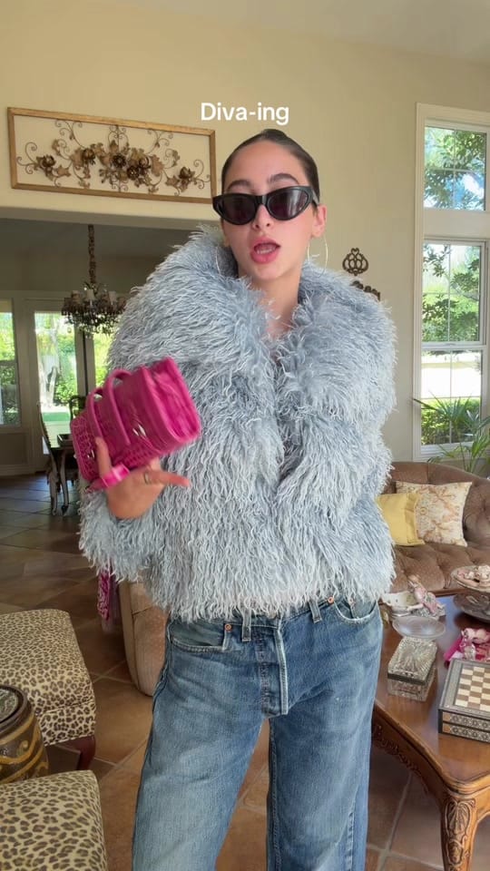 Post 4 by Ava Ganz on TikTok (video)