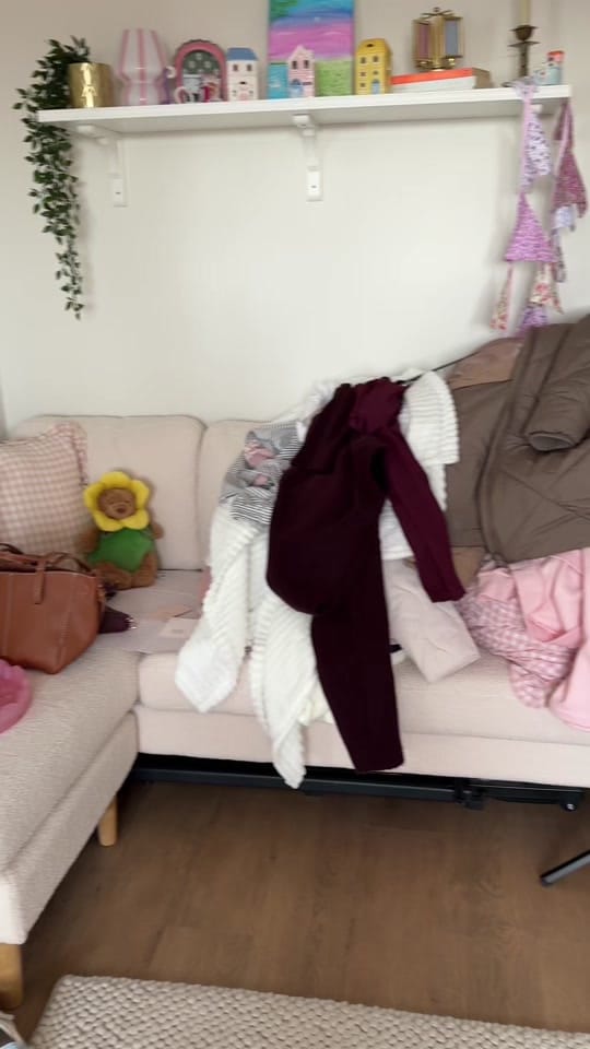 Post 7 by Lois 🤍 on TikTok (video)