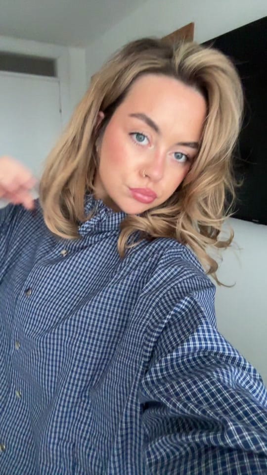 Post 5 by Eveealex on TikTok (video)