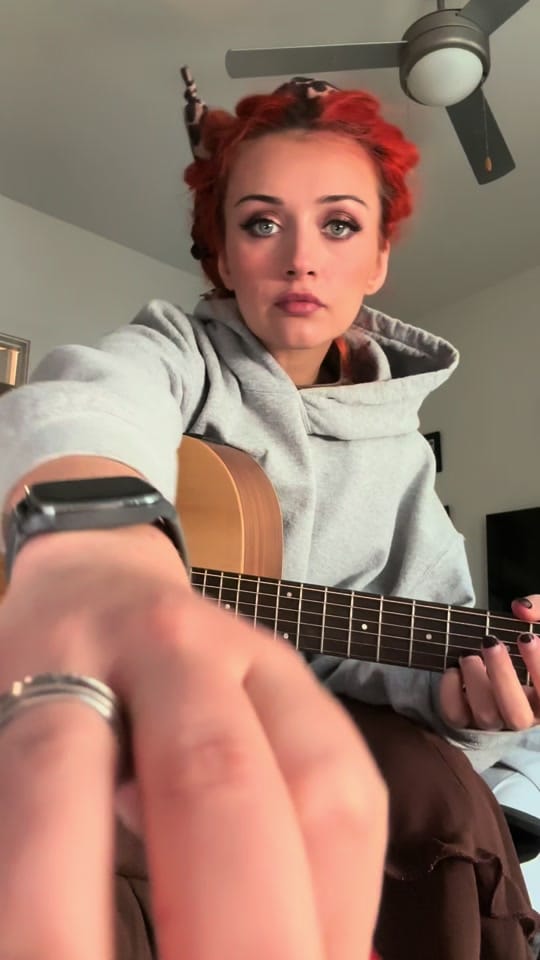 Post 1 by BRONNIE MUSIC on TikTok (video)