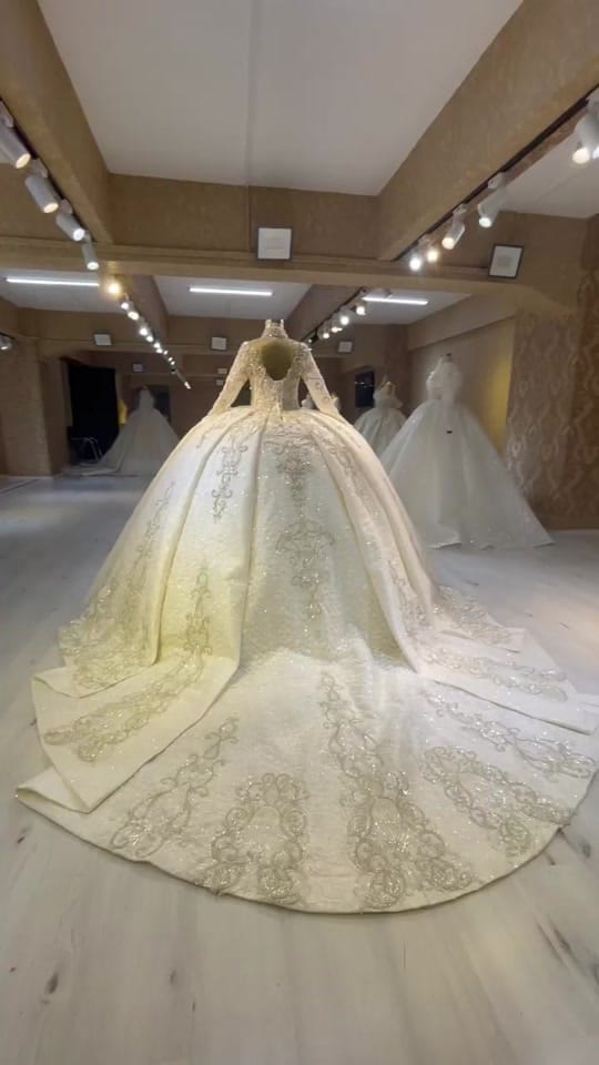 Post 1 by Casablanca boutique on TikTok (video)
