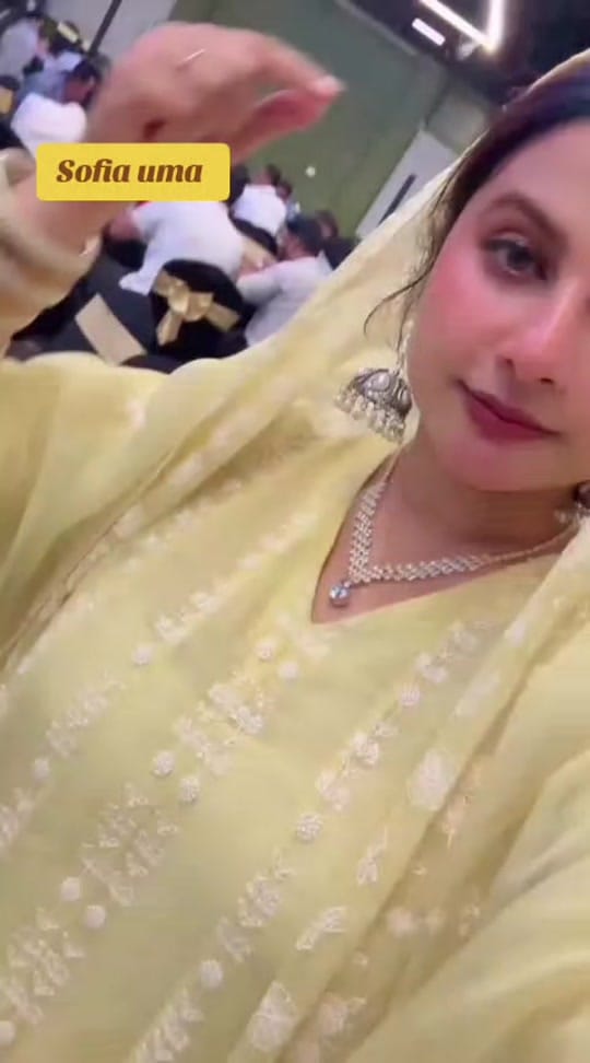 Post 4 by Sofia Uma 🍂🍁 on TikTok (video)