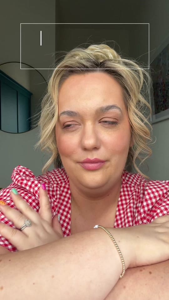 Post 10 by Robyn Amy on TikTok (video)