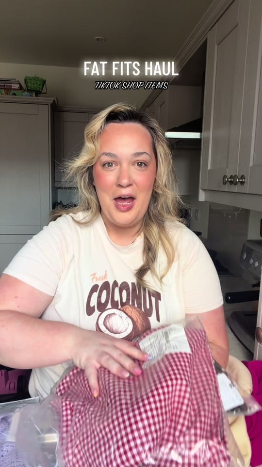 Post 5 by Robyn Amy on TikTok (video)